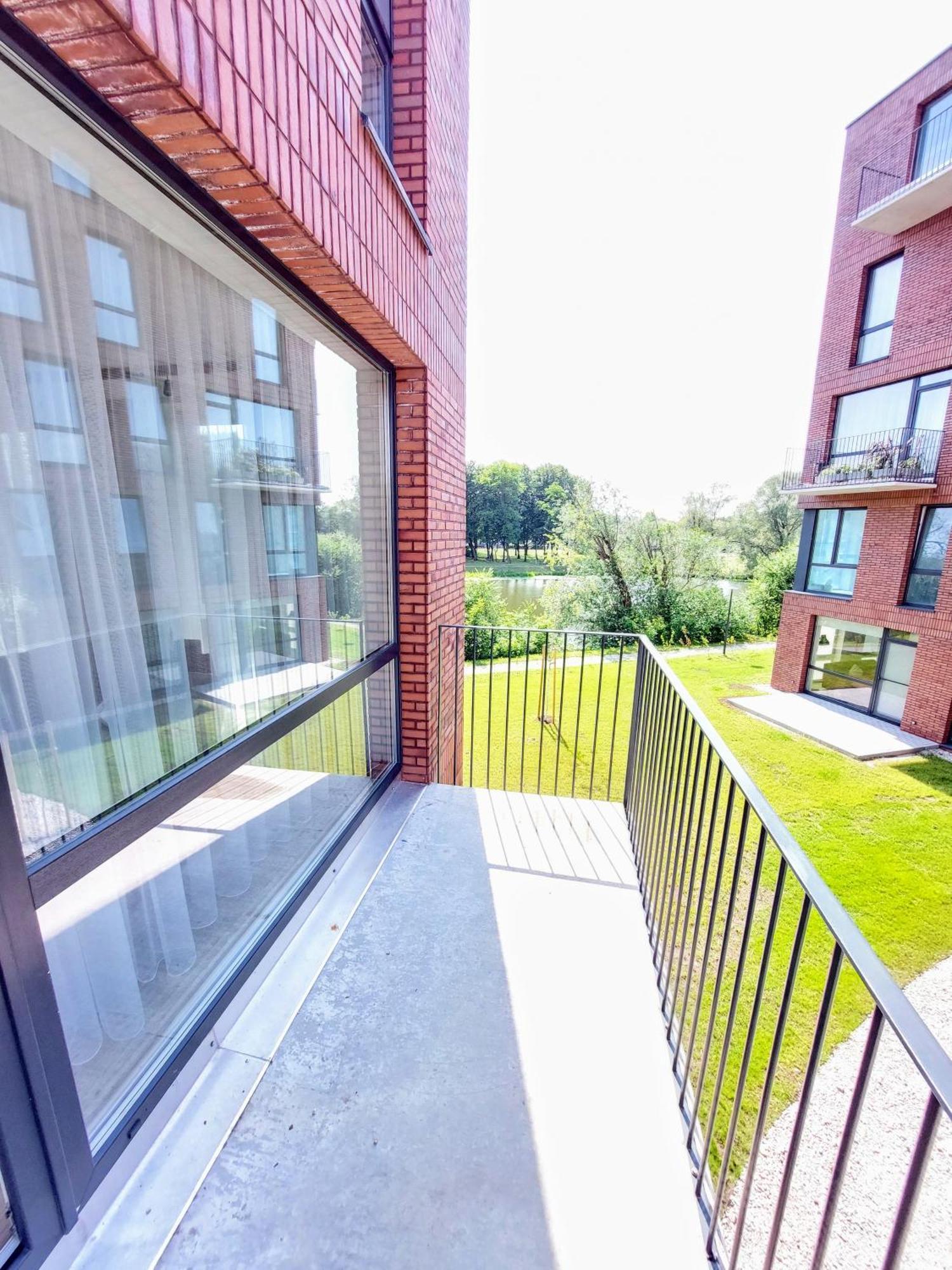 M18 Waterside Park Apartments, Self Check-in, Free Parking, Wi-fi
