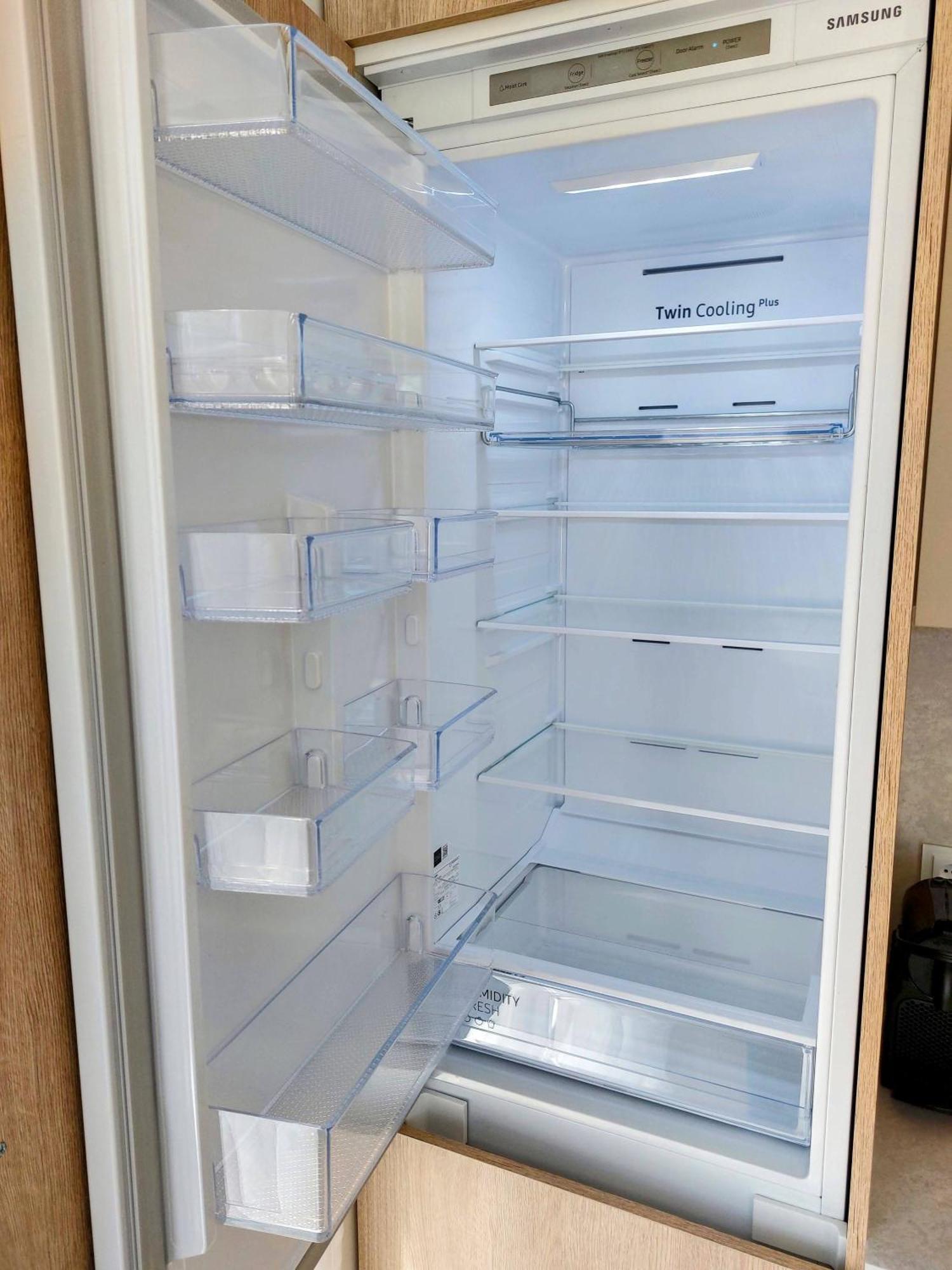 M18 Waterside Park Apartments, Self Check-in, Free Parking, Wi-fi